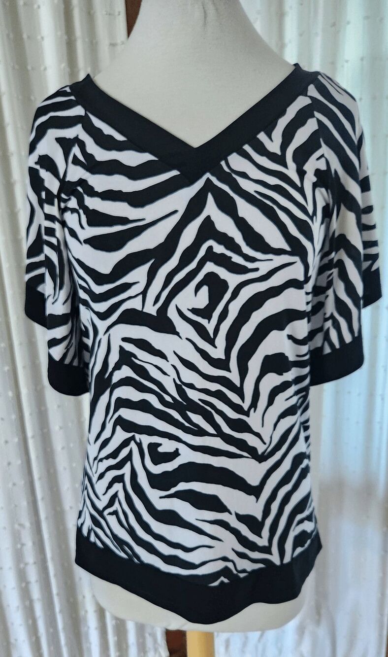 F52 Rendezvous black & white zebra print short sleeve chiffon blouse V-neck